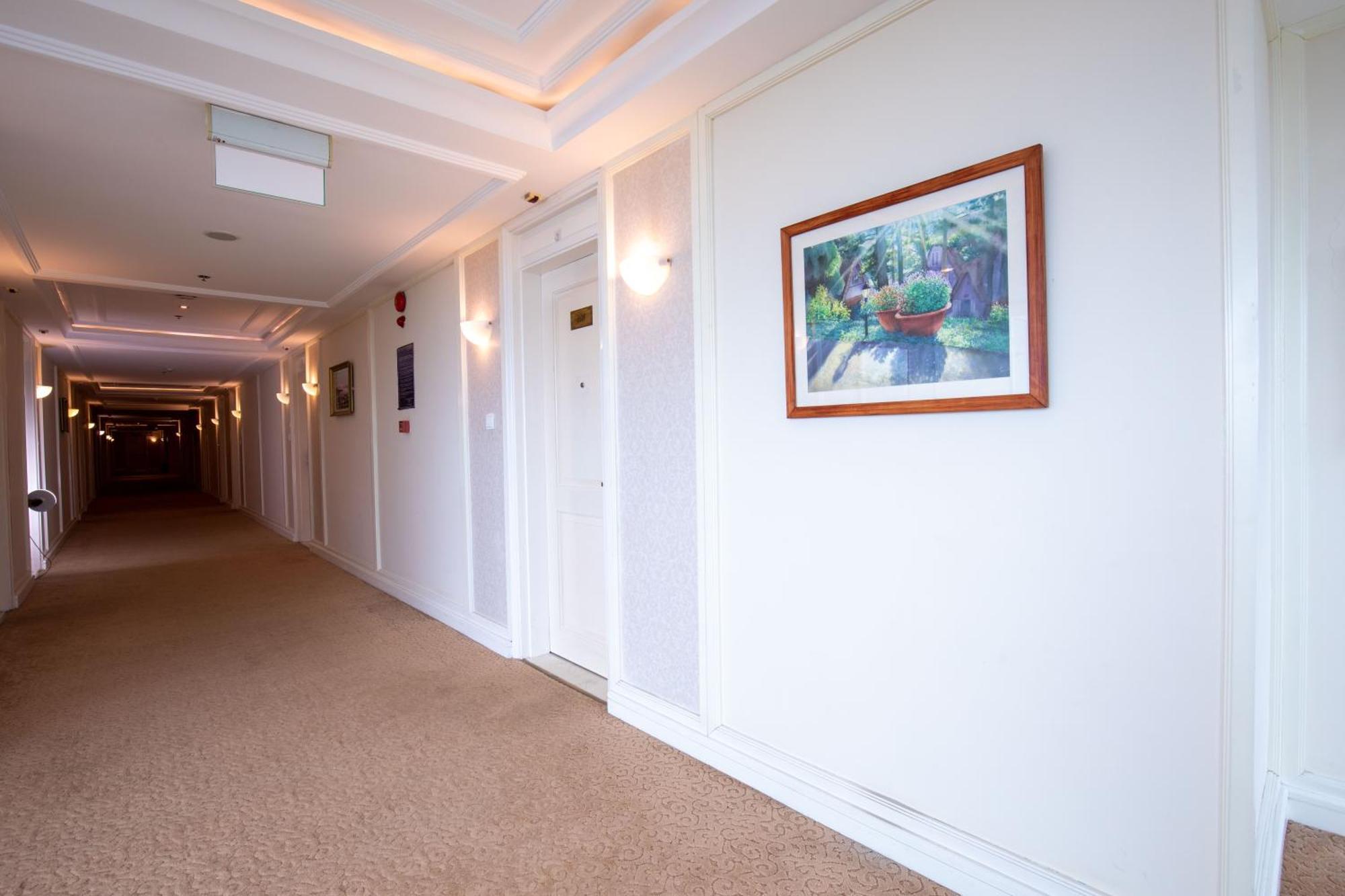 La Sapinette Hotel Dalat Bagian luar foto