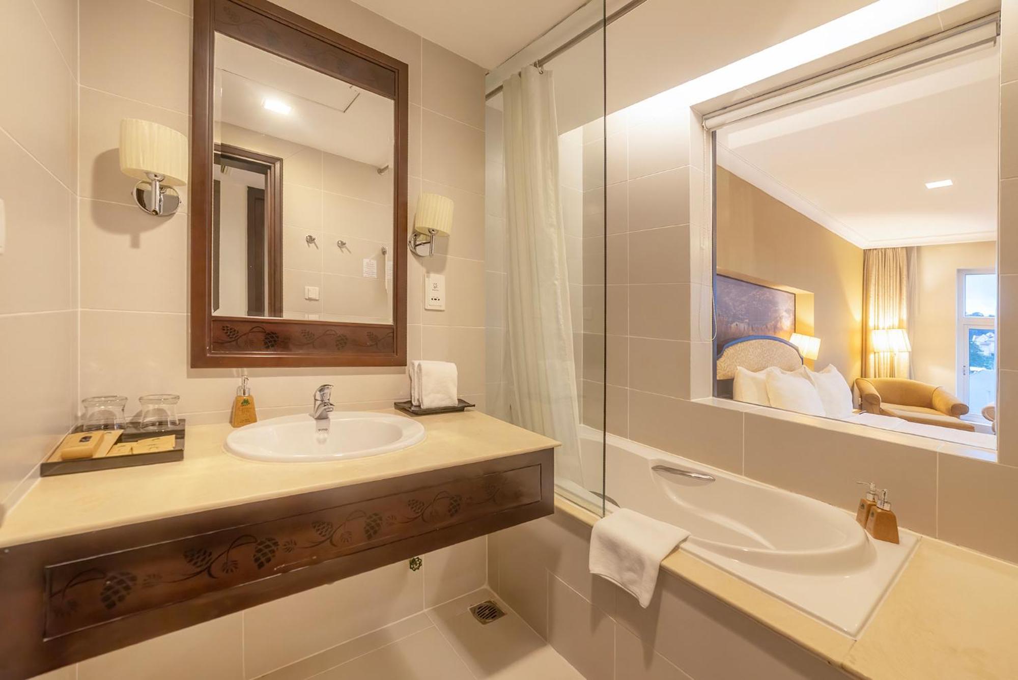 La Sapinette Hotel Dalat Bagian luar foto